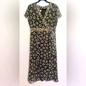 Talbots Brown & Cream 100% Silk Daisy Print Midi Wrap Dress Size 10 Pretty Woman